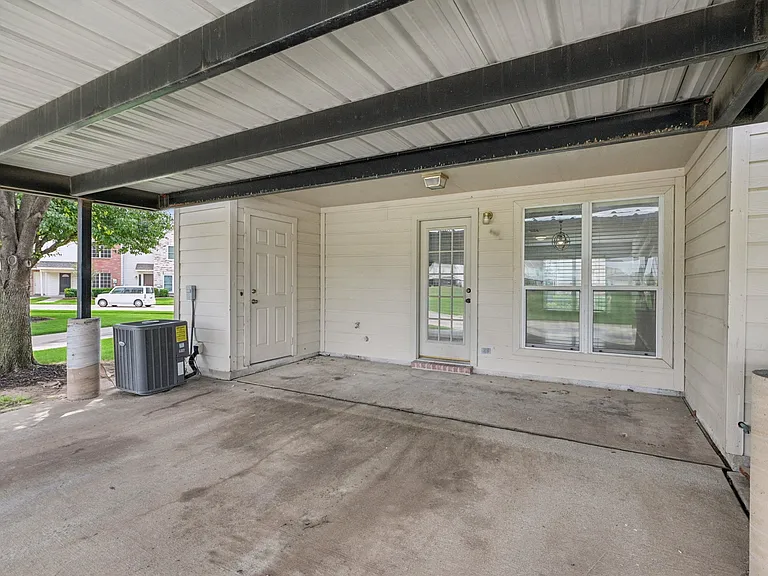 5609 Giddyup Ln — Photo 21