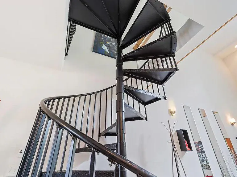 21 NE Wygant St — Photo 7
