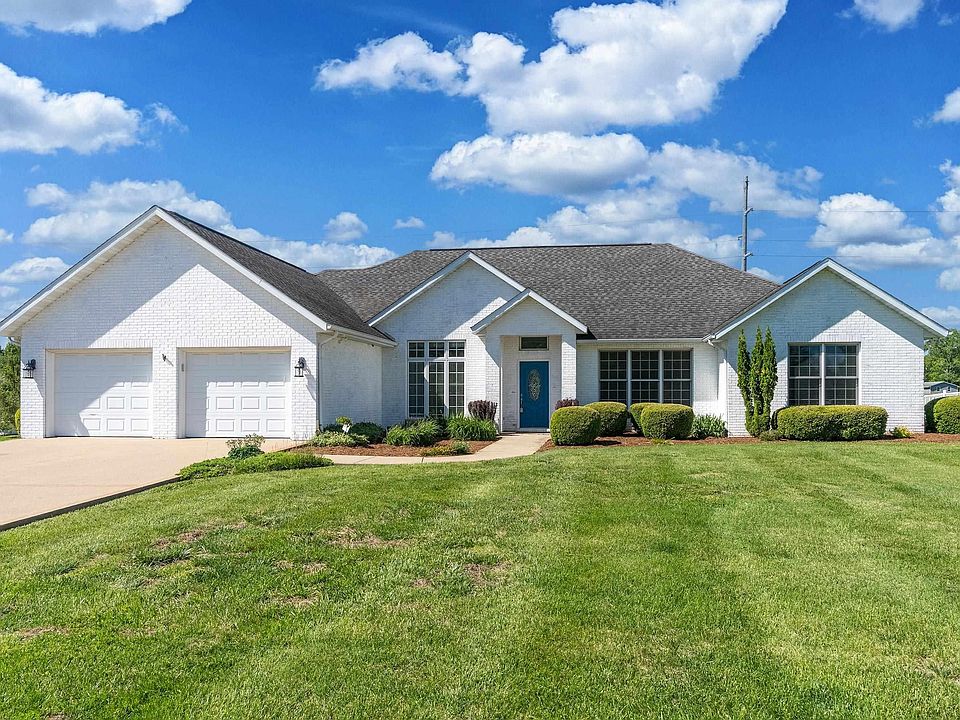 1st image of 2710 Turnberry Dr