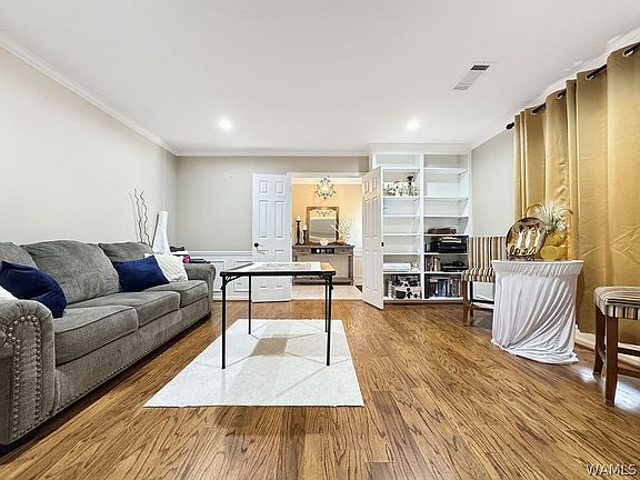 5th image of 818 53rd Ave E