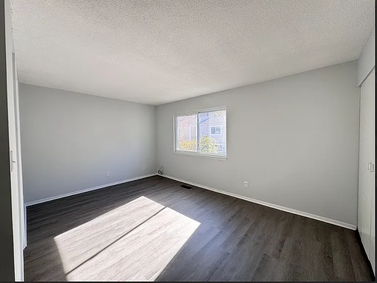 220 Elizabeth St #E8 — Photo 14