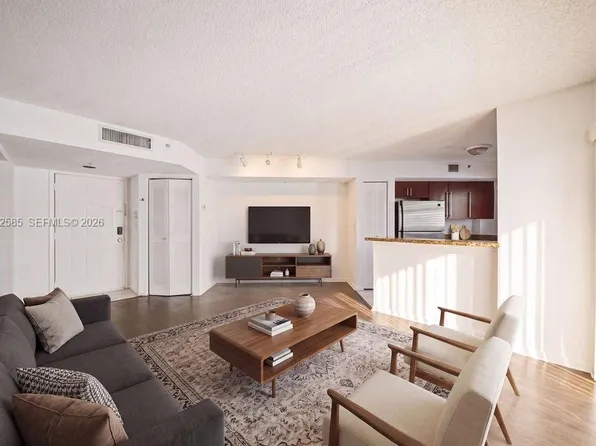 771 N Pine Island Rd APT 205, Fort Lauderdale, FL 33324