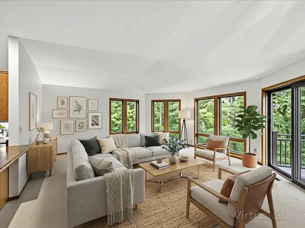 1778 Green Crest Dr, Victoria, MN 55386