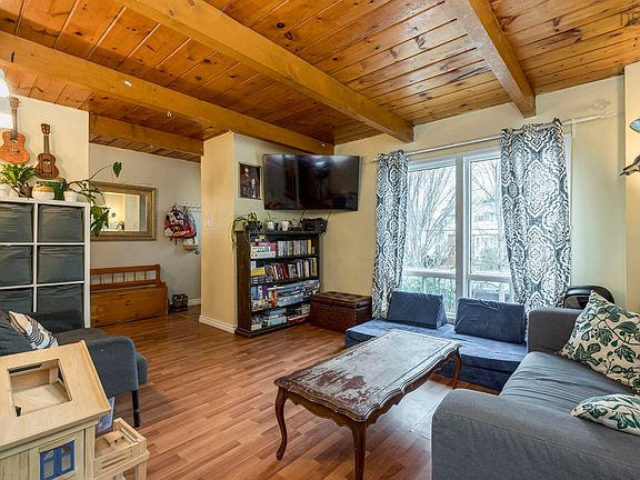 4th image of 541 Arklow Dr
