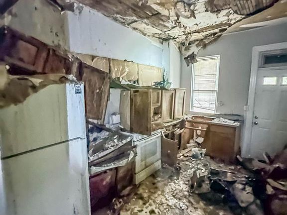 4th image of 3641 Park Heights Ave