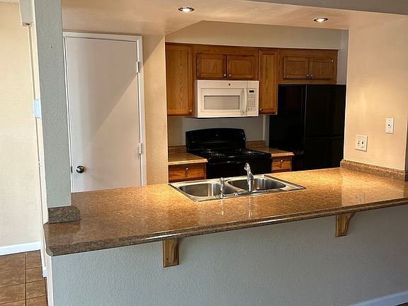 3rd image of 6618 E Calle Alegria Unit B