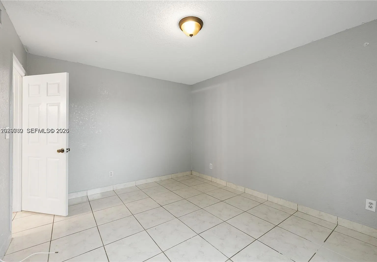 1276 SW 113th Ter — Photo 3