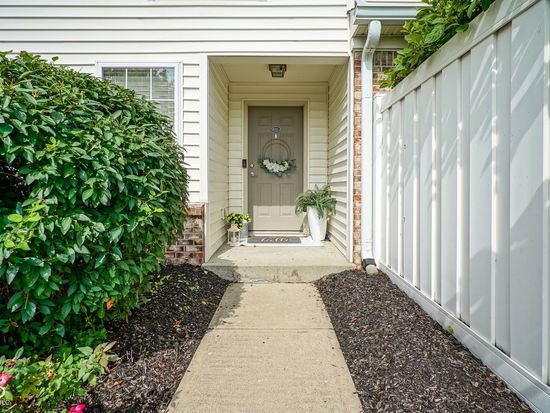 11475 Clay Ct Unit 103, Fishers, IN 46037