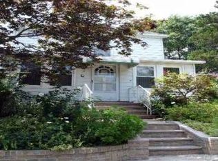 8456 161st St, Jamaica, NY 11432