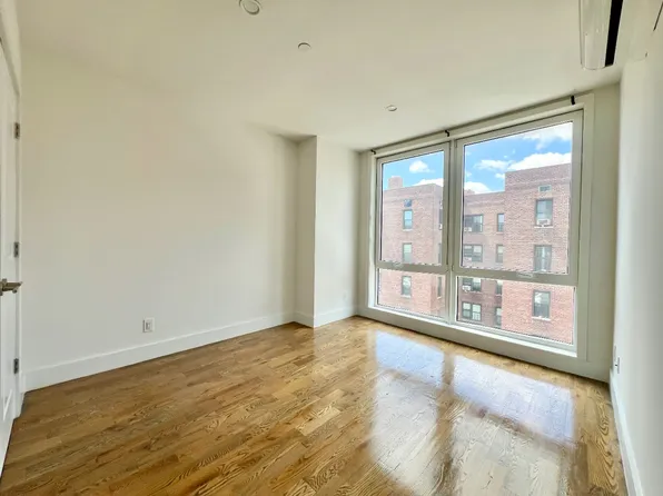 138-28 Queens Boulevard image 5 of 18