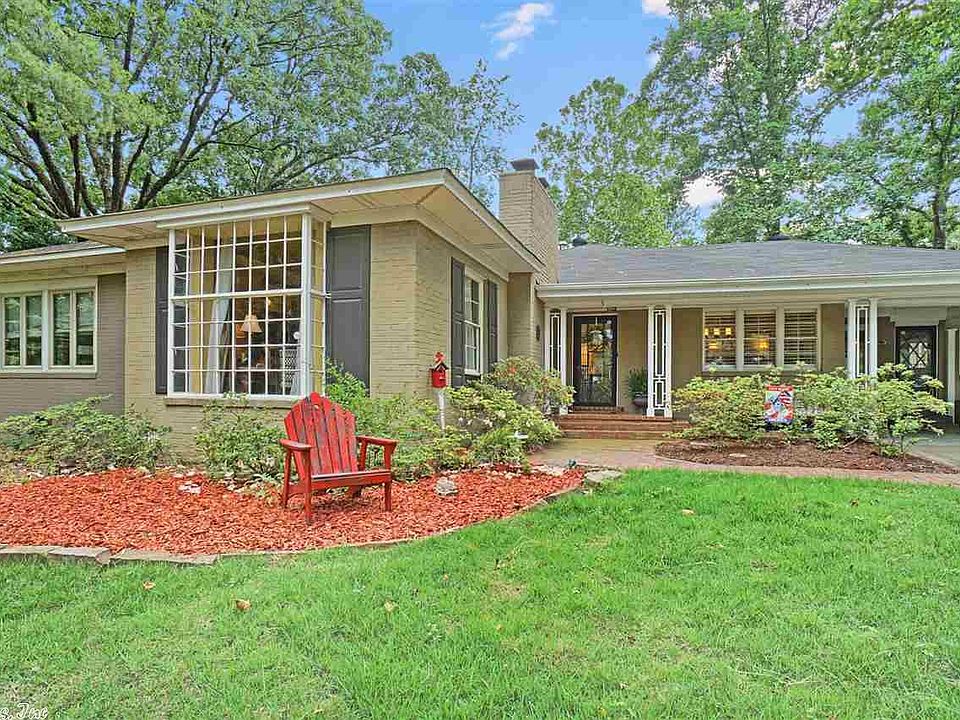 1st image of 3 Pinewood Dr