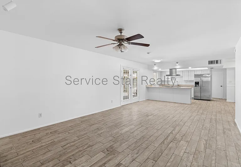 923 E Wesleyan Dr — Photo 13