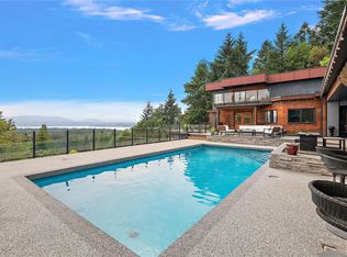 11295 Acorn Pl, North Saanich, BC V8L5K7