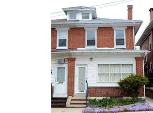 27 Arlington St, Reading, PA 19611