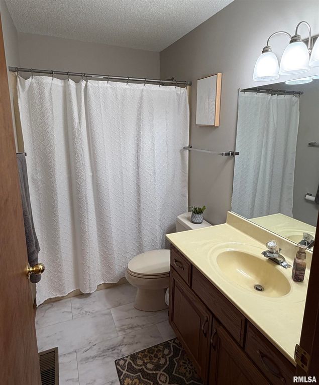 600 Pawn Ave, Quincy, IL - View 6