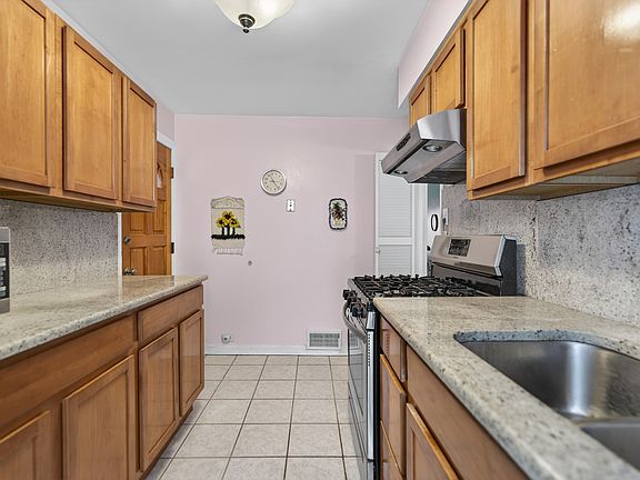 4th image of 6607 N Damen Ave #2N