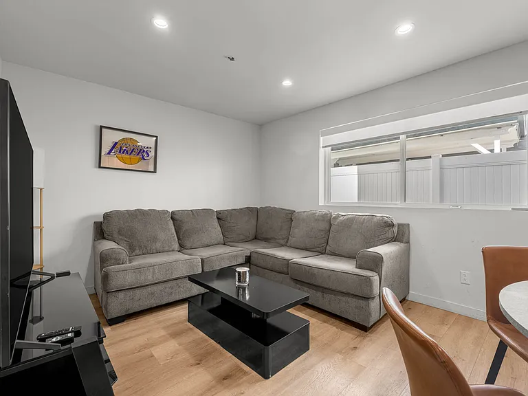 5024 Lindley Ave — Photo 18