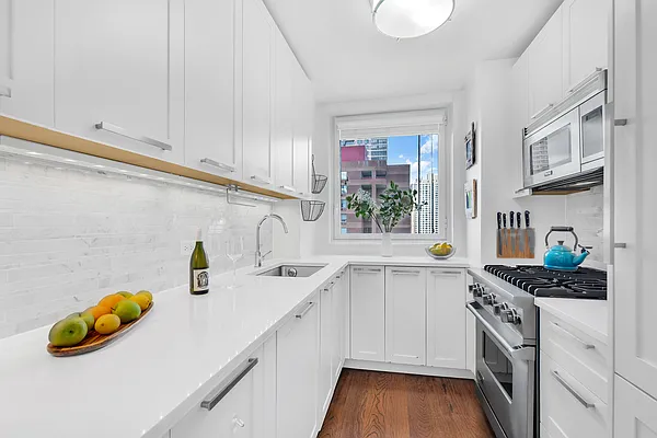 Sold by Douglas Elliman | media 21