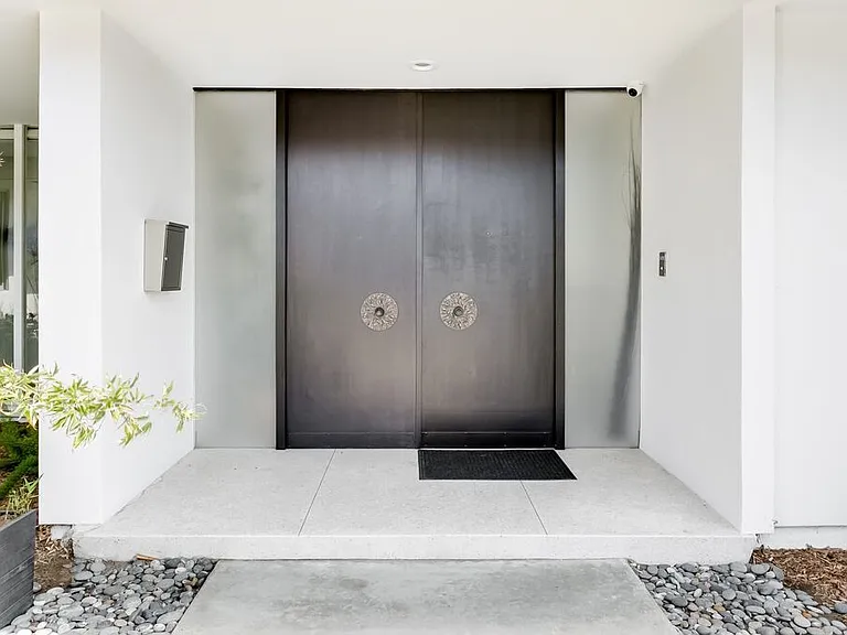 5470 Katherine Ave — Photo 17