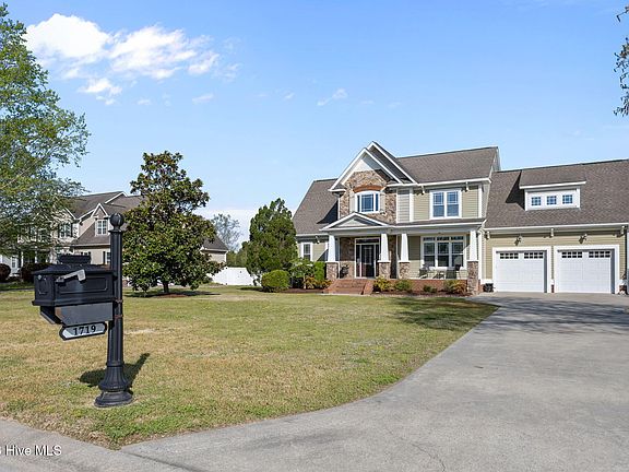 2nd image of 1719 Venice Lane