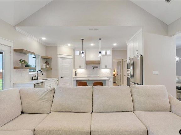 4th image of 16265 Eagle Ln