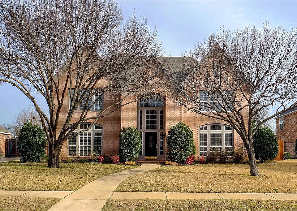 1st image of 209 Lovegrass Ln