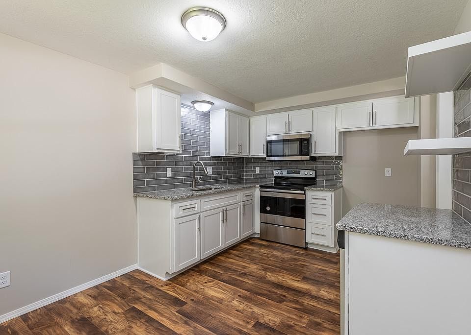1st image of 3719 NE 42nd Ter