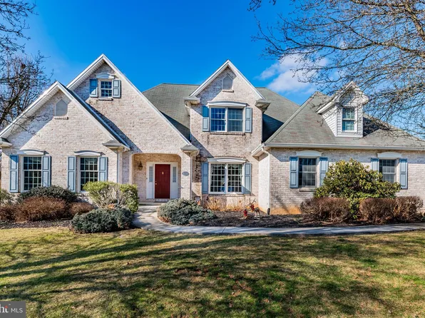 324 Candlelight Dr, Mechanicsburg, PA 17055