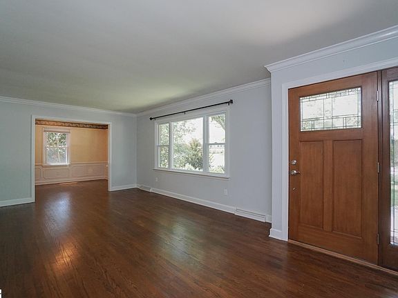 4th image of 20 Rosemary Ln