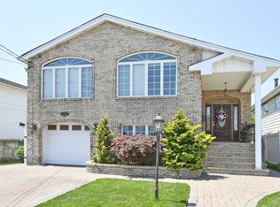 16230 91st St, Howard Beach, NY 11414