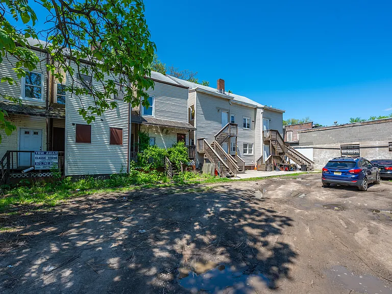 162 E Main St #1 — Photo 18