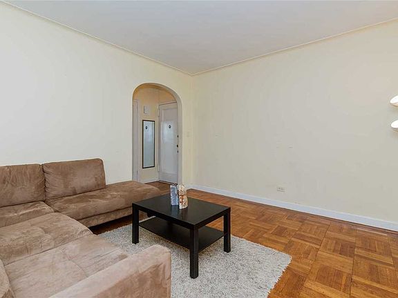 4th image of 83-80 118th St Unit 6P