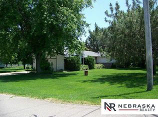 2115 N Engleman Rd, Grand Island, NE 68803