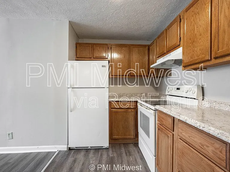 3736 N Meridian St — Photo 23