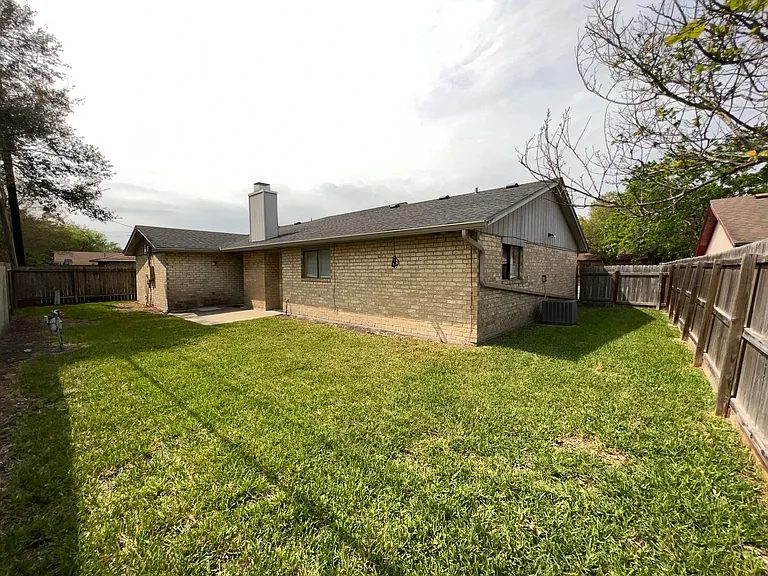 4929 High Meadow Dr — Photo 7