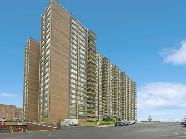 166-25 Powell Cove Boulevard image 3 of 42