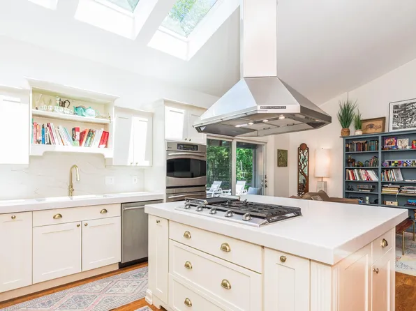 257 Rollingwood Road, Eliot, ME 03903