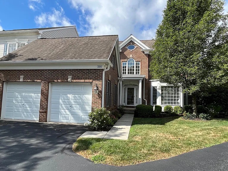 304 Arthur Ct #304 — Photo 17