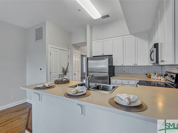 5th image of 302 Lorch Street #103