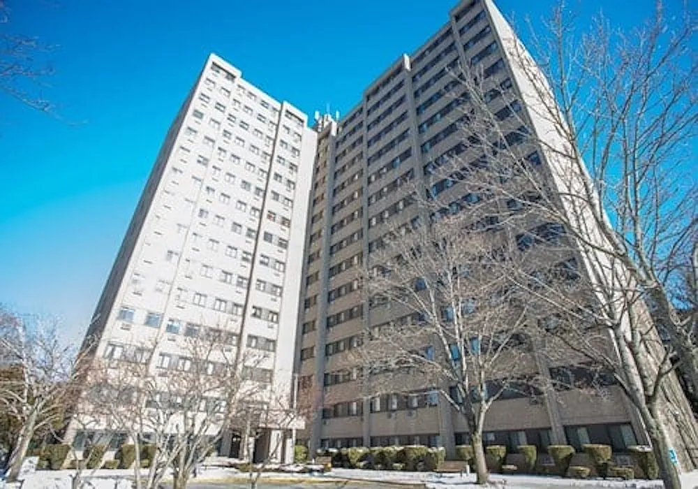 Harbor Towers — Photo 1