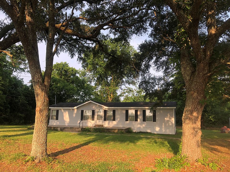 Large cement porch on front 