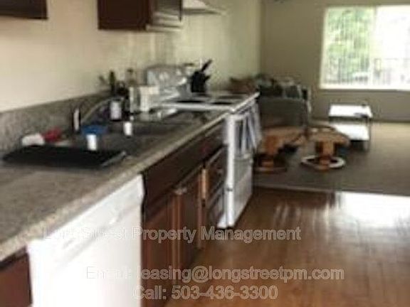 4th image of 644 SW 7th St #1