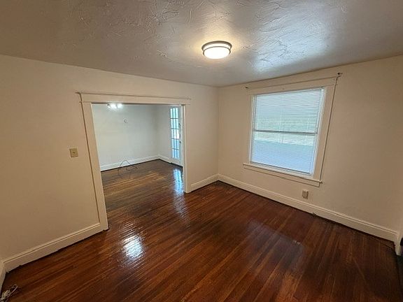 2nd image of 424 Linden Ave Floor 3