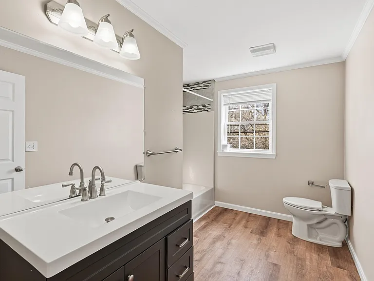 254 Front St — Photo 6