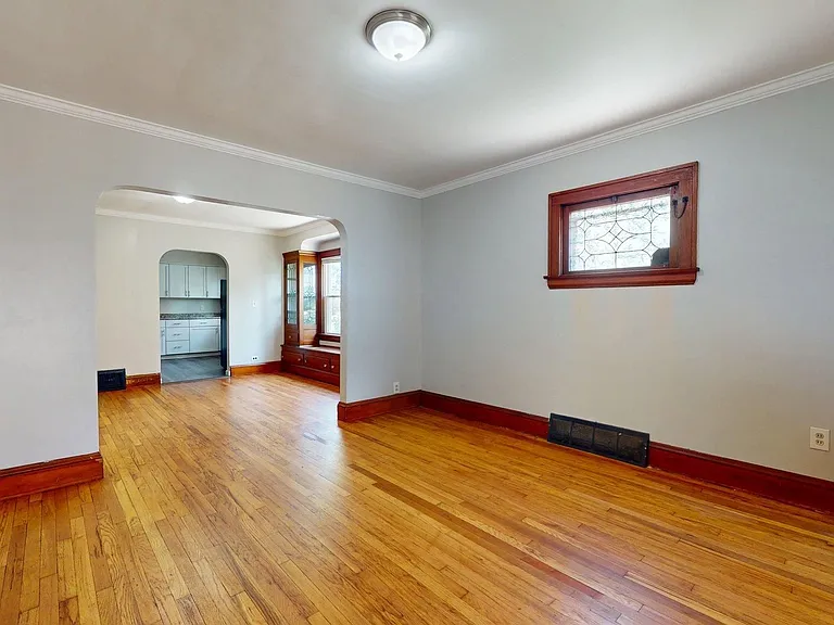 9715 Plymouth Ave — Photo 14