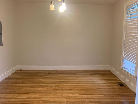3rd image of 2910 Bush St