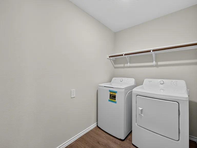 717 Sweet Pea Dr — Photo 8