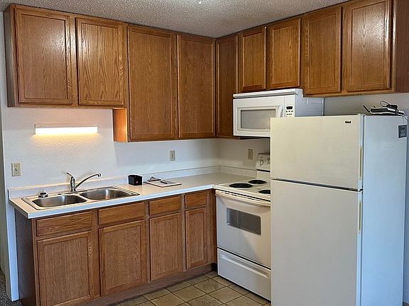 5th image of 1502 Dakota Dr N #32