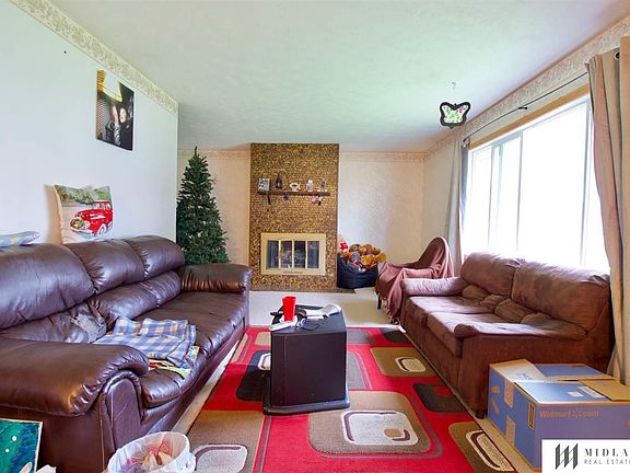 4th image of 8311 S 49th Ave