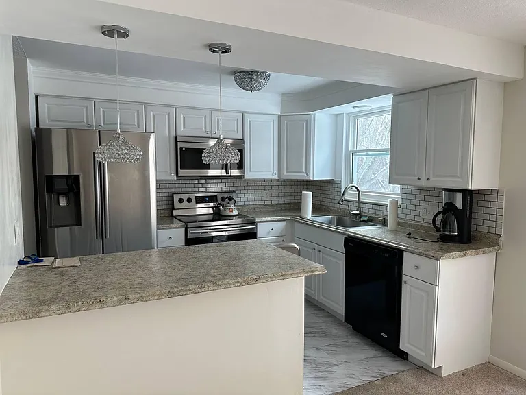 28 Mapleview Cir — Photo 3